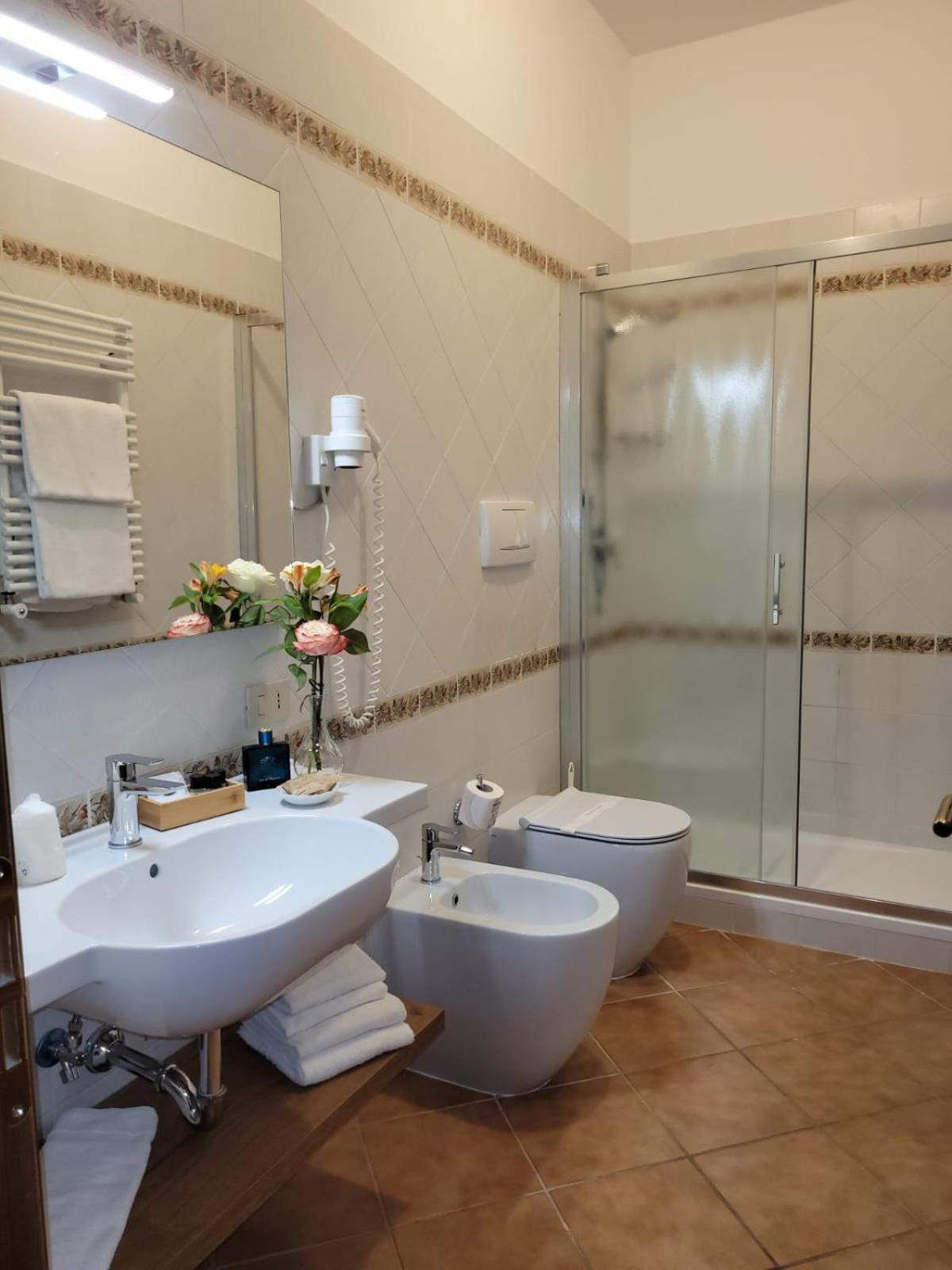 גרוטאפראטה Hotel Squarciarelli מראה חיצוני תמונה
