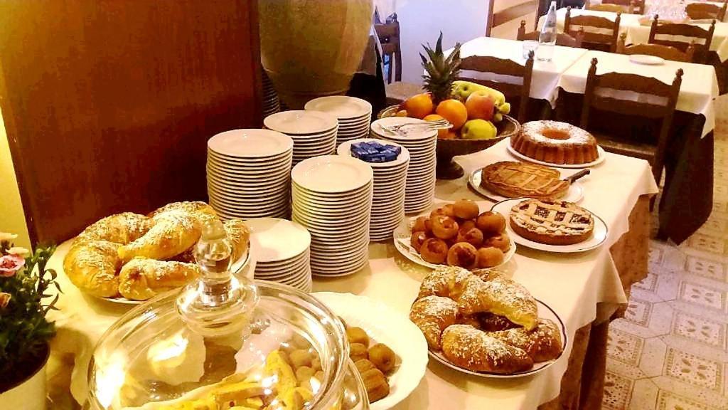גרוטאפראטה Hotel Squarciarelli מראה חיצוני תמונה