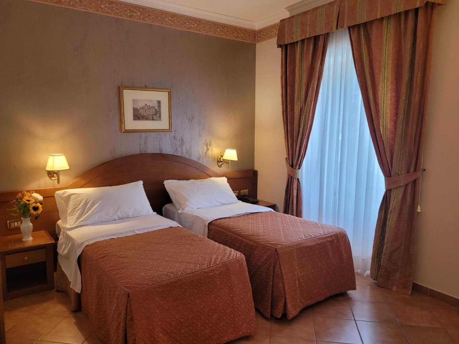 גרוטאפראטה Hotel Squarciarelli מראה חיצוני תמונה