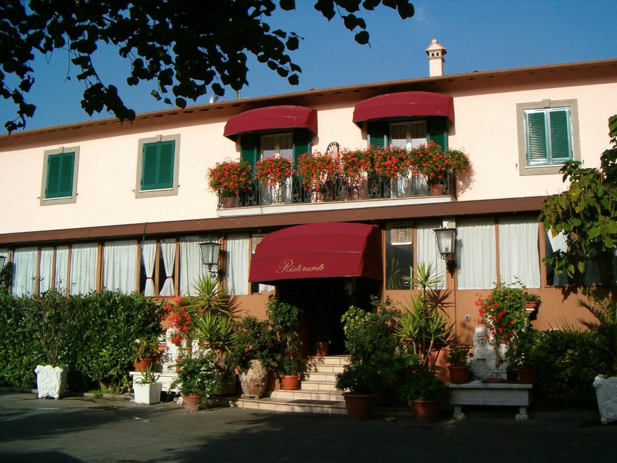 גרוטאפראטה Hotel Squarciarelli מראה חיצוני תמונה